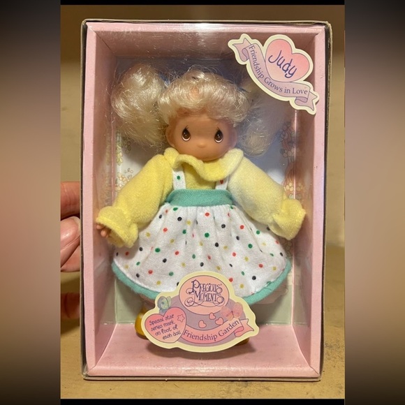 Precious Moments Friendship doll - Picture 1 of 3